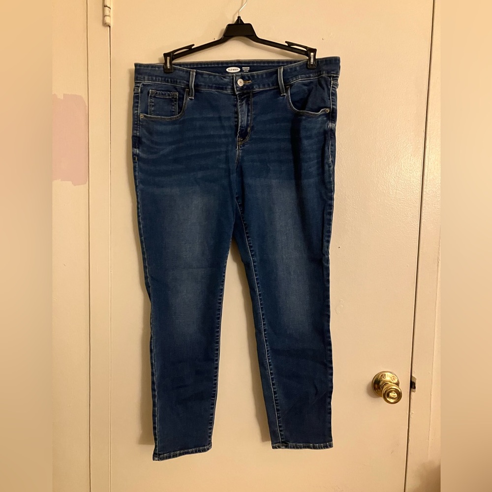 Old Navy Rockstar Super Skinny Jean; medium rinse blue; size 16 short